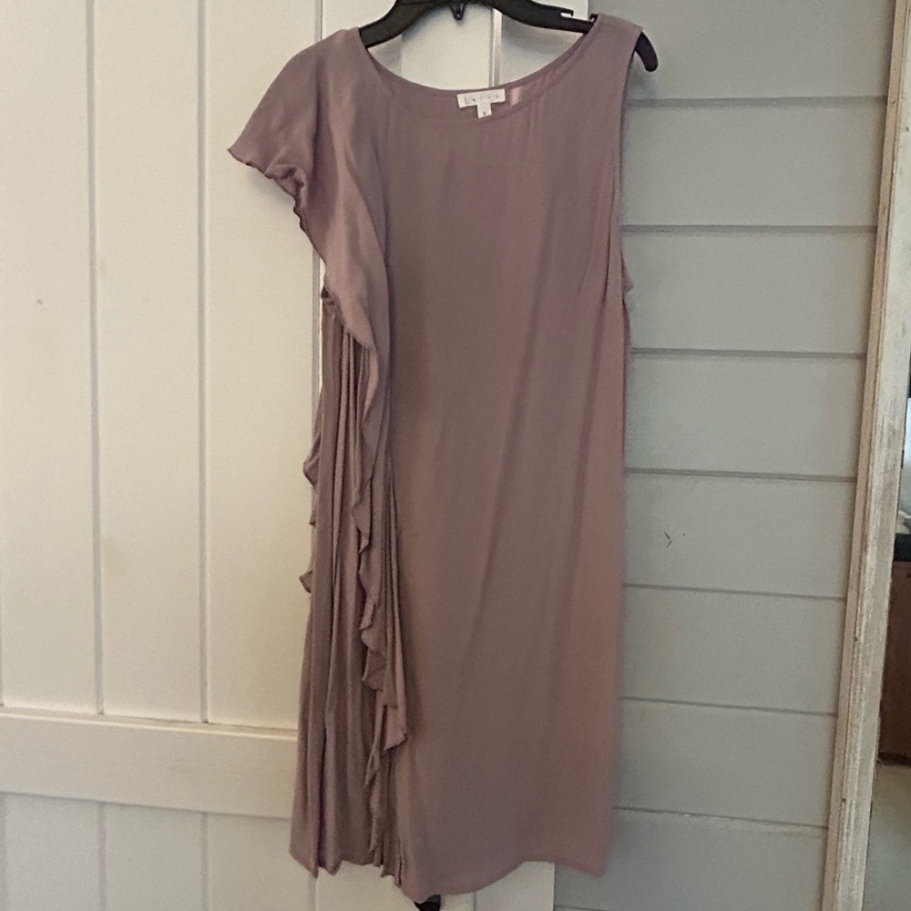 Leith One-Shoulder Ruffle Shift Dress in Mauve